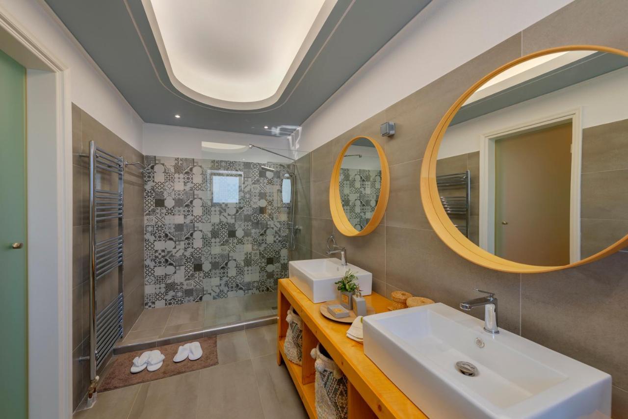 The Painters Luxurious villa Anavyssos Extérieur photo
